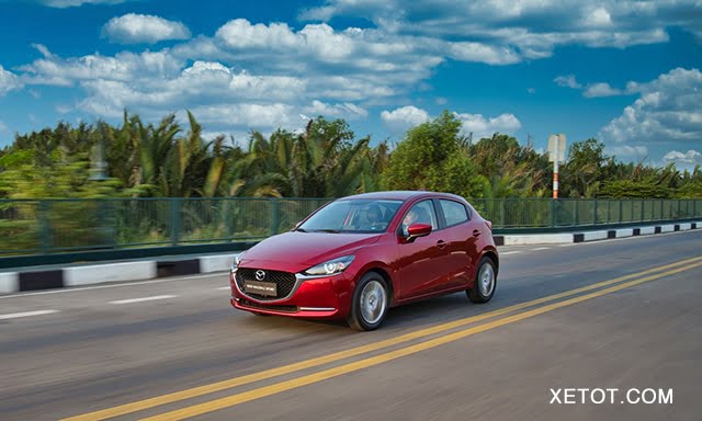 van hanh xe mazda 2 sport 2020 xetot com 1 - Mazda2 Sport 1.5L Luxury 2023: Giá lăn bánh ưu đãi, Đánh giá xe & Thông số